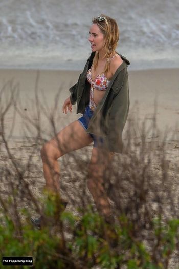 Suki Waterhouse