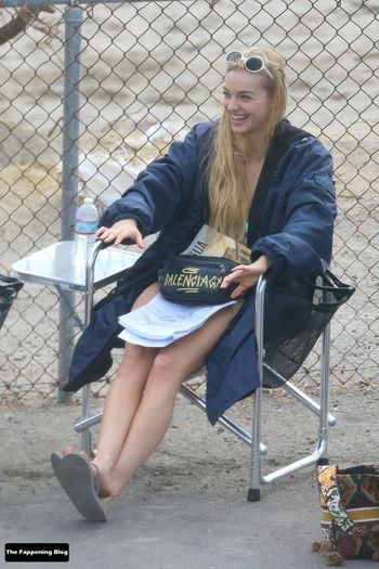 Suki Waterhouse