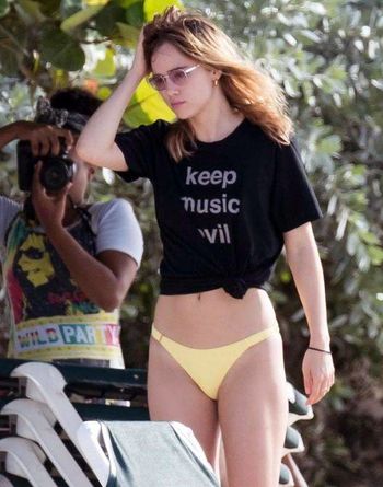 Suki Waterhouse