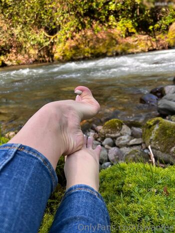 Swanfeet