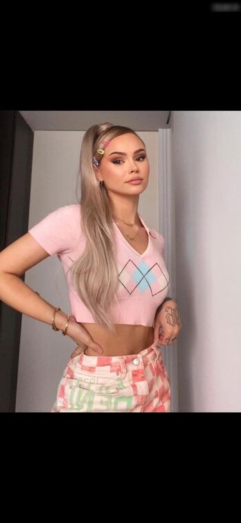 Talia Mar