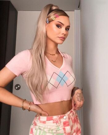 Talia Mar