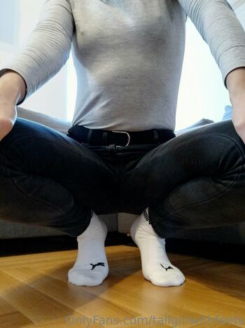 tallgirlwithfeets