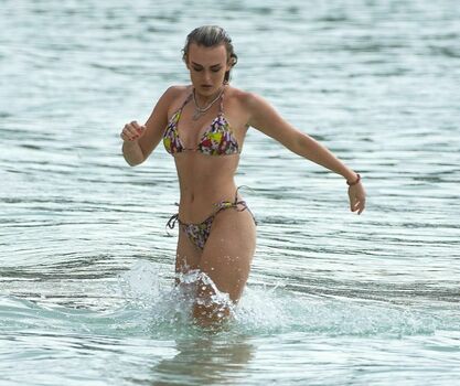 Tallia Storm