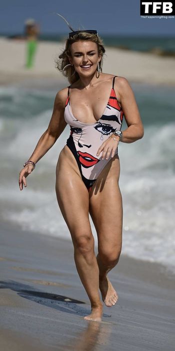 Tallia Storm