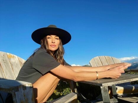 Tasya Teles