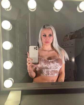 tawneycavanni_xoox