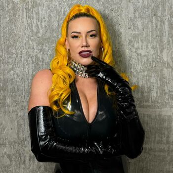Taya Valkyrie