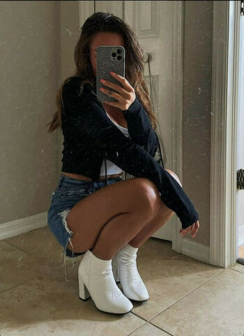 Taylor Alesia