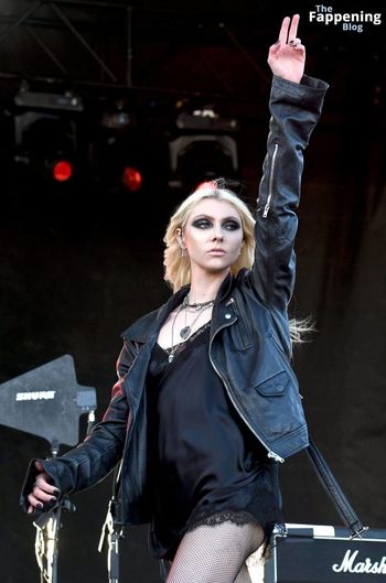 Taylor Momsen