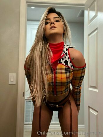 Taynara Conti