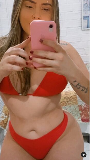 Thais Almeida