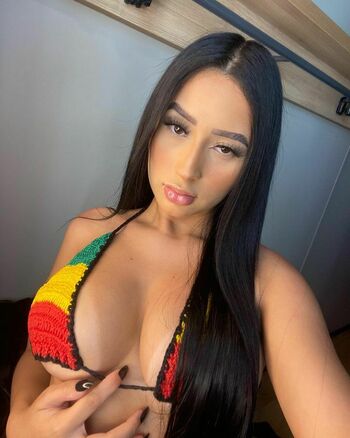 Thalia Almeida