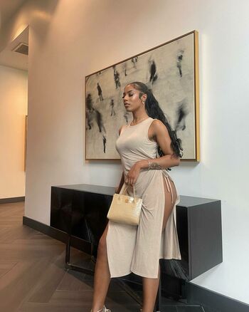 Thatgirl.neya