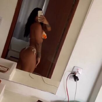 Thayna Telles