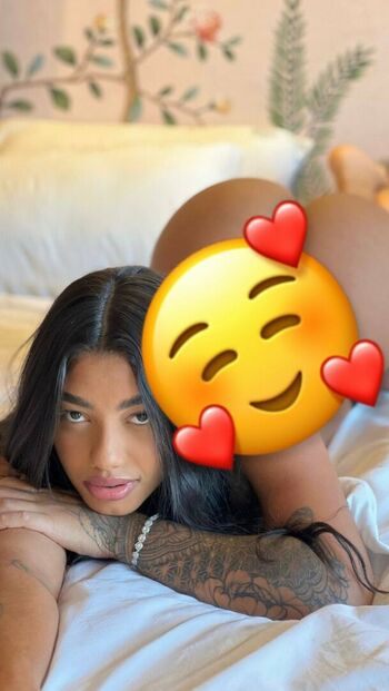 Thayna Telles