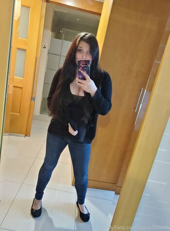 the.laurajohnson