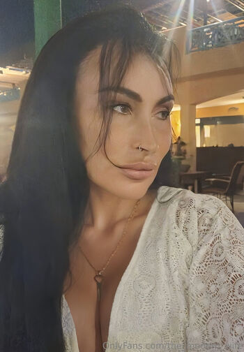 the_modern_wife