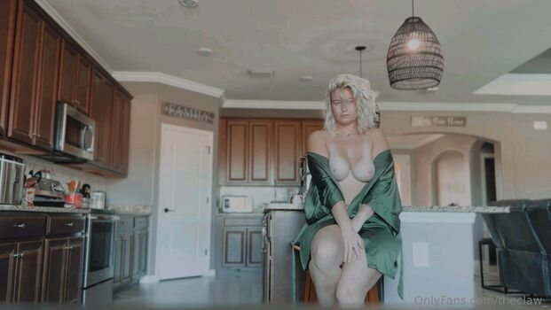 Theclaw_