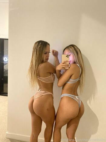 theconnelltwins