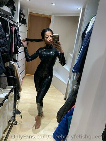 theebonyfetishqueen