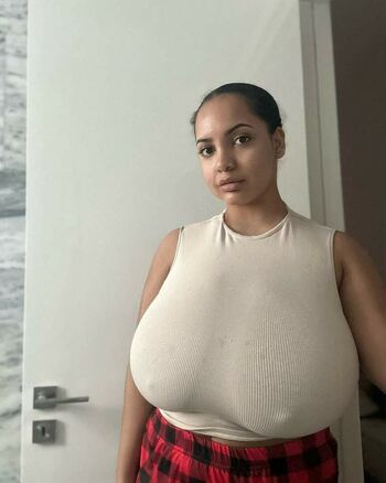 thegirlinred0