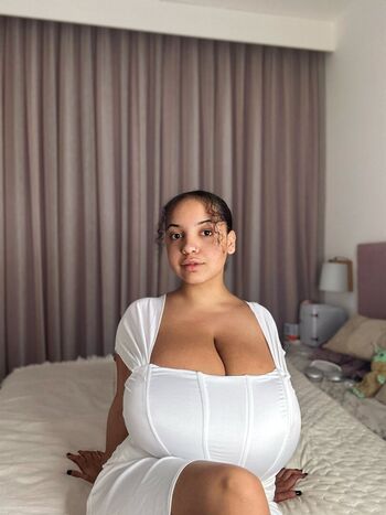 thegirlinred0