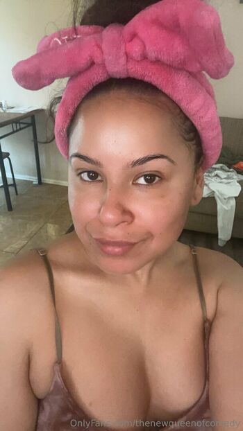 thenewqueenofcomedy