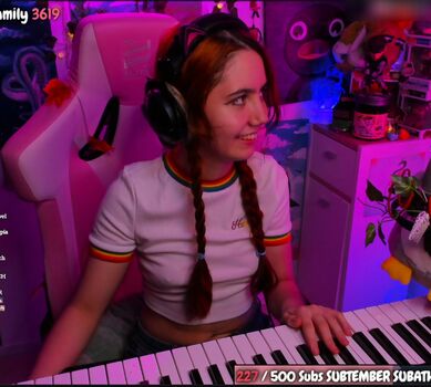 ThePianoDragon_