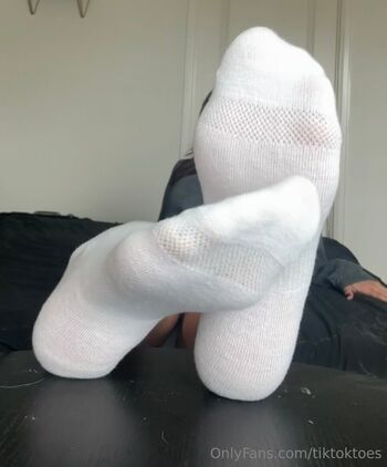 tiktoktoes