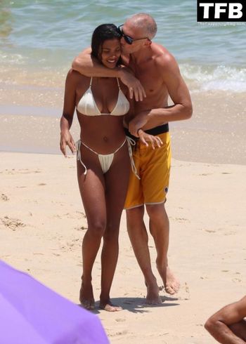 Tina Kunakey