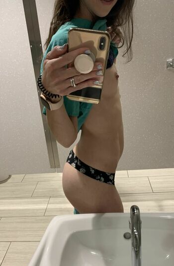 Tinytitty89