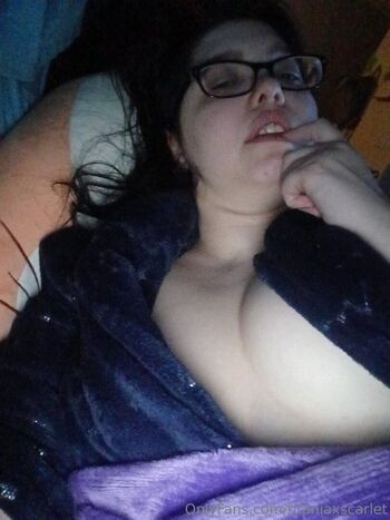 titaniaxscarlet