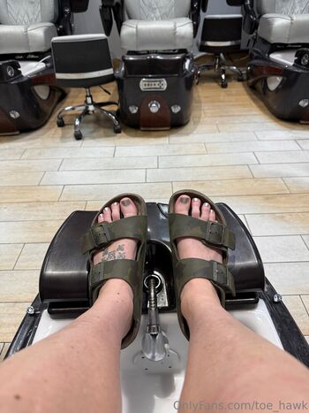 toe_hawk