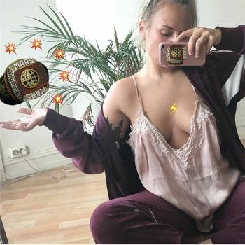 Tomine Harket