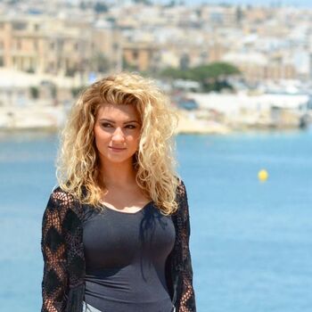 Tori Kelly