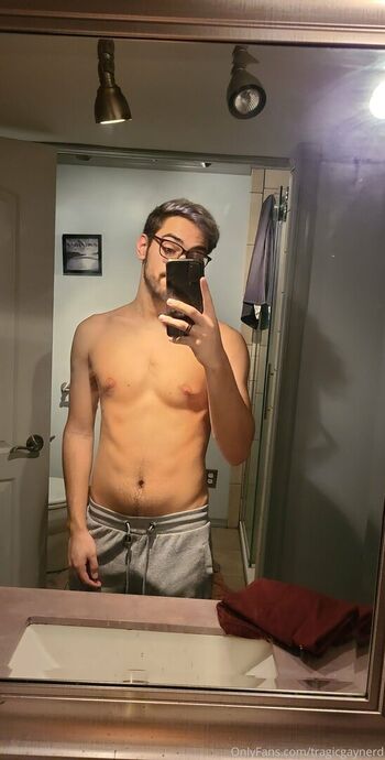 tragicgaynerd