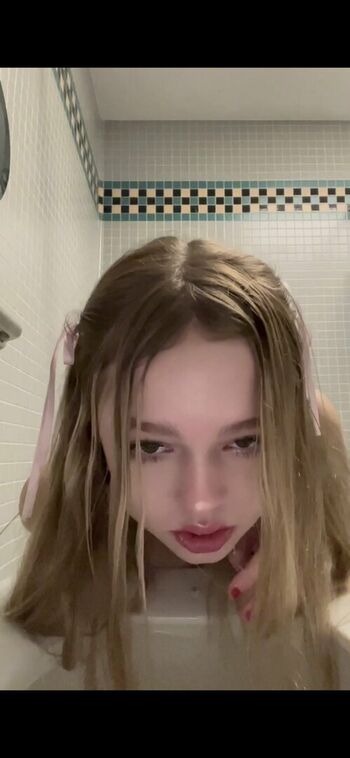 trashydumbwhore