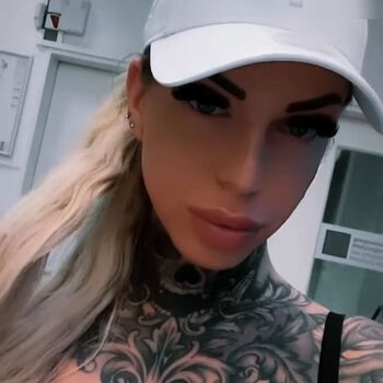 TS-MiaDeluxxe Transgirl