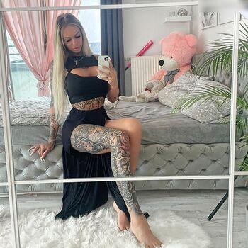 TS-MiaDeluxxe Transgirl