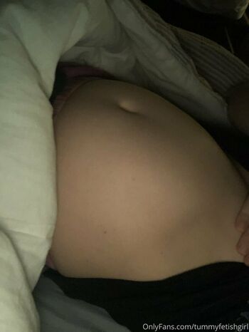 tummyfetishgirl