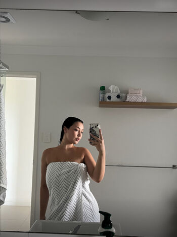 Tyla urgirltylaxx