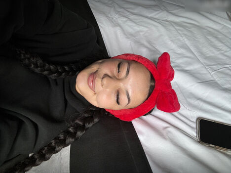 Tyla urgirltylaxx
