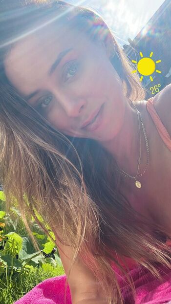 Una Healy