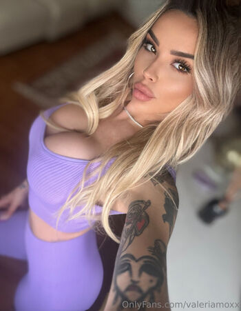 valeriamoxx