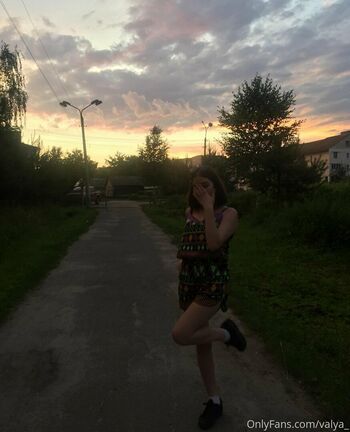 valya_