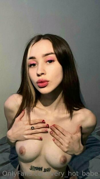 very_hot_babe