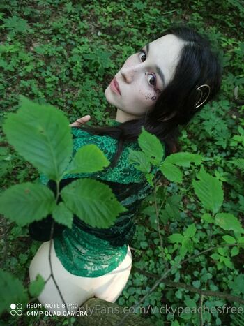 vickypeachesfree