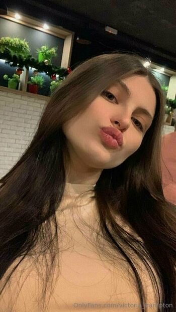 victoria_hampton