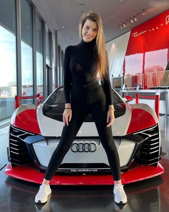 Vivien Keszthelyi